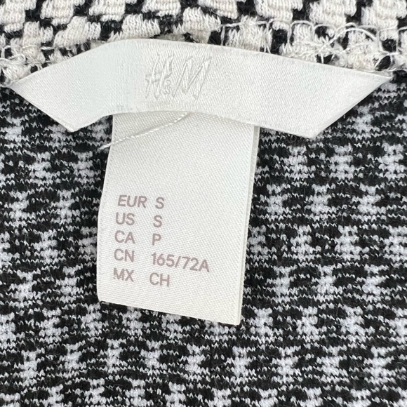 H&M Black White Houndstooth Print Mini Skirt Size Small Women’s - Picture 2 of 5